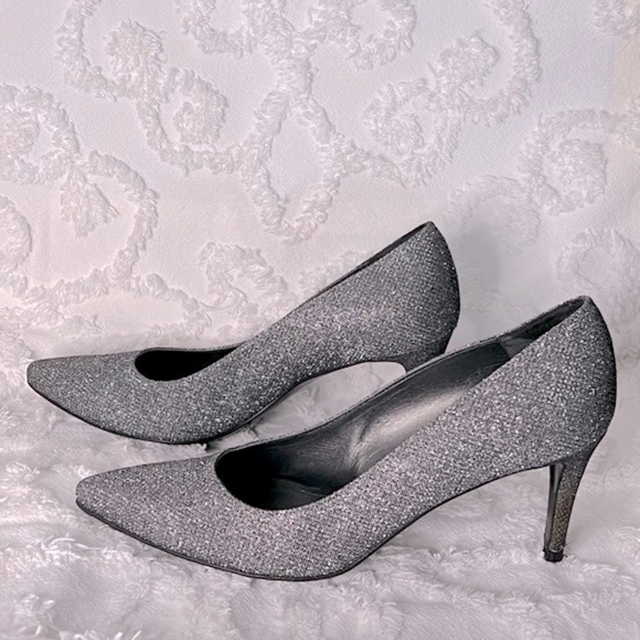 STUART WEITZMAN • PINOT PEWTER METALLIC EVENING HEEL • GUC - Picture 4 of 6